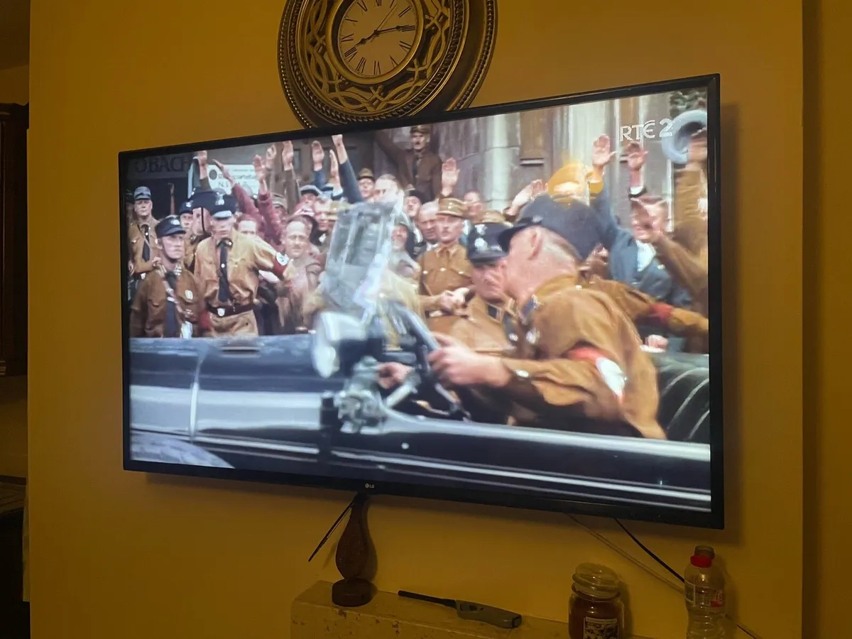 LG Smart Tv - Image 1