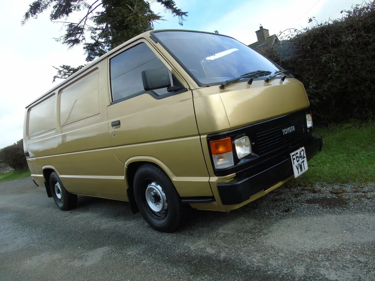 Toyota HiAce  1988 - Image 3