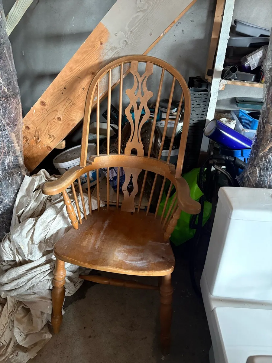 Large oak Windsor arm chair