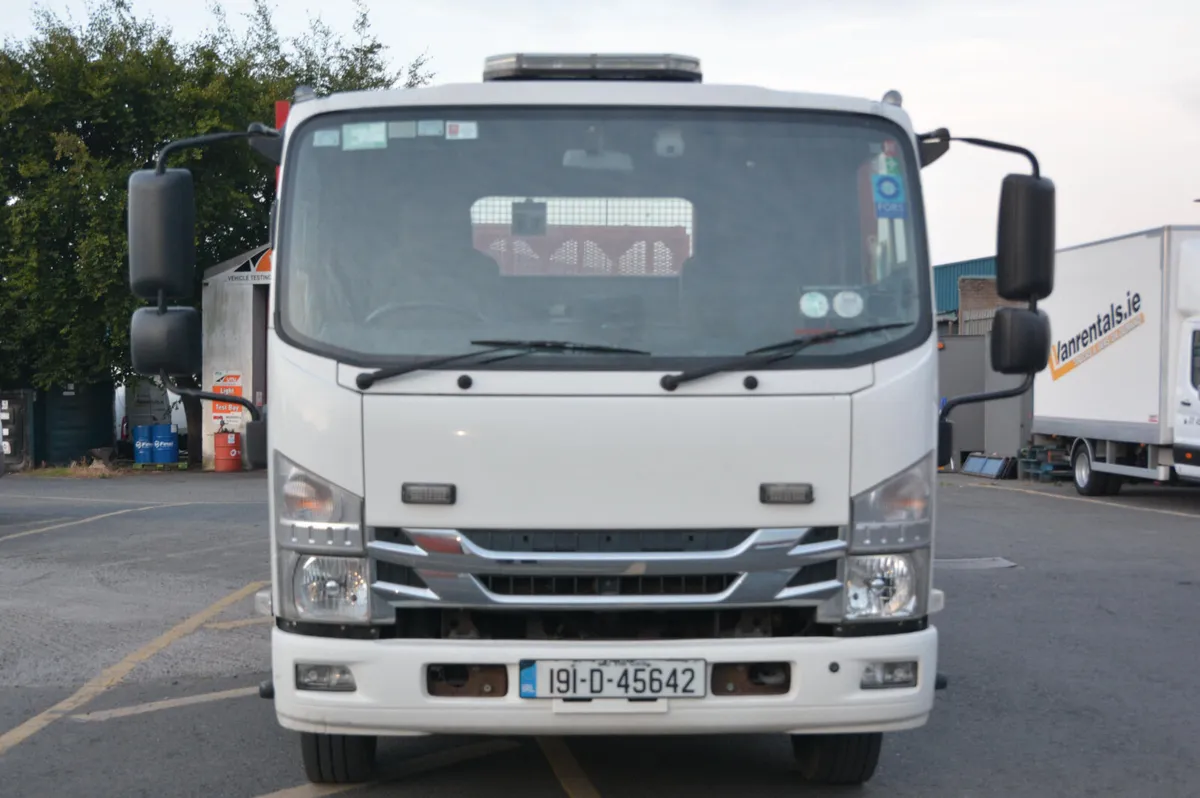 Isuzu Beavertail Winch & Long Low hydraulic ramps - Image 3