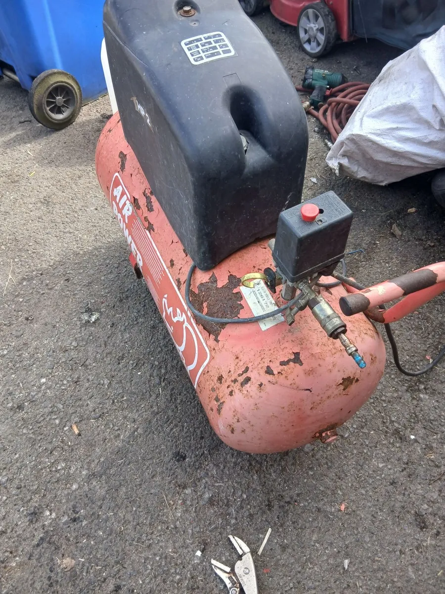 Air compressor 50L working perfect priced - Image 2