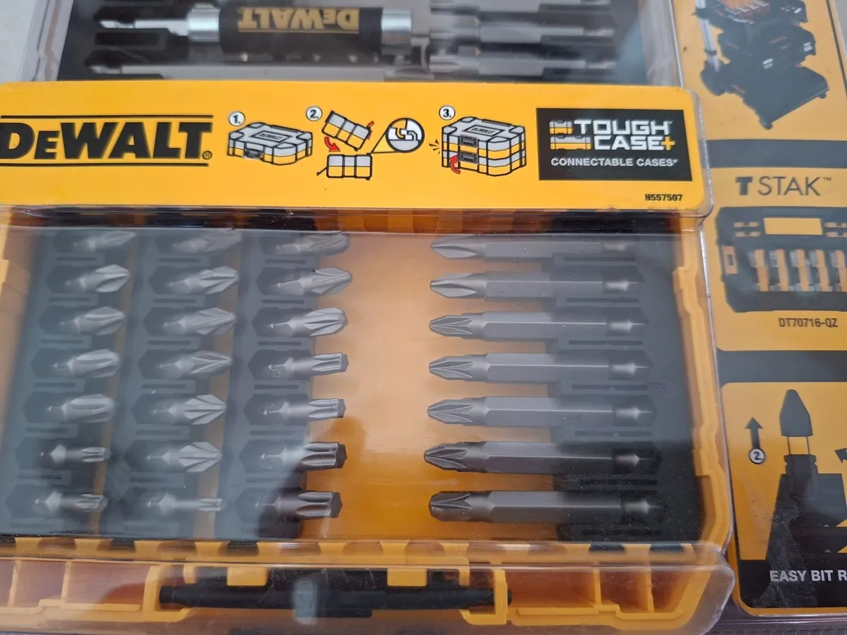 DEWALT 40 piece Screwdriving Set - Image 1