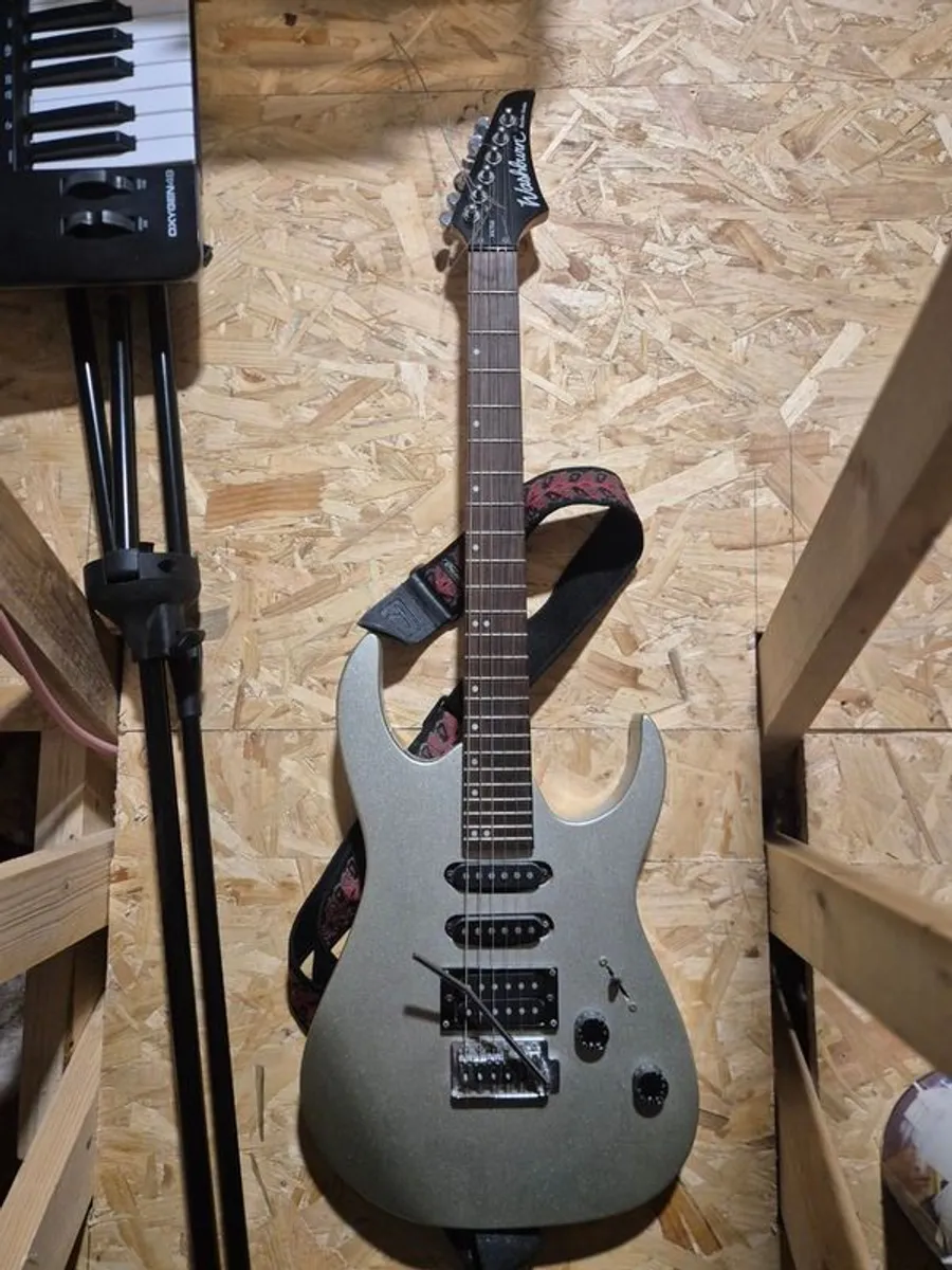 Electric Guitar - Image 2