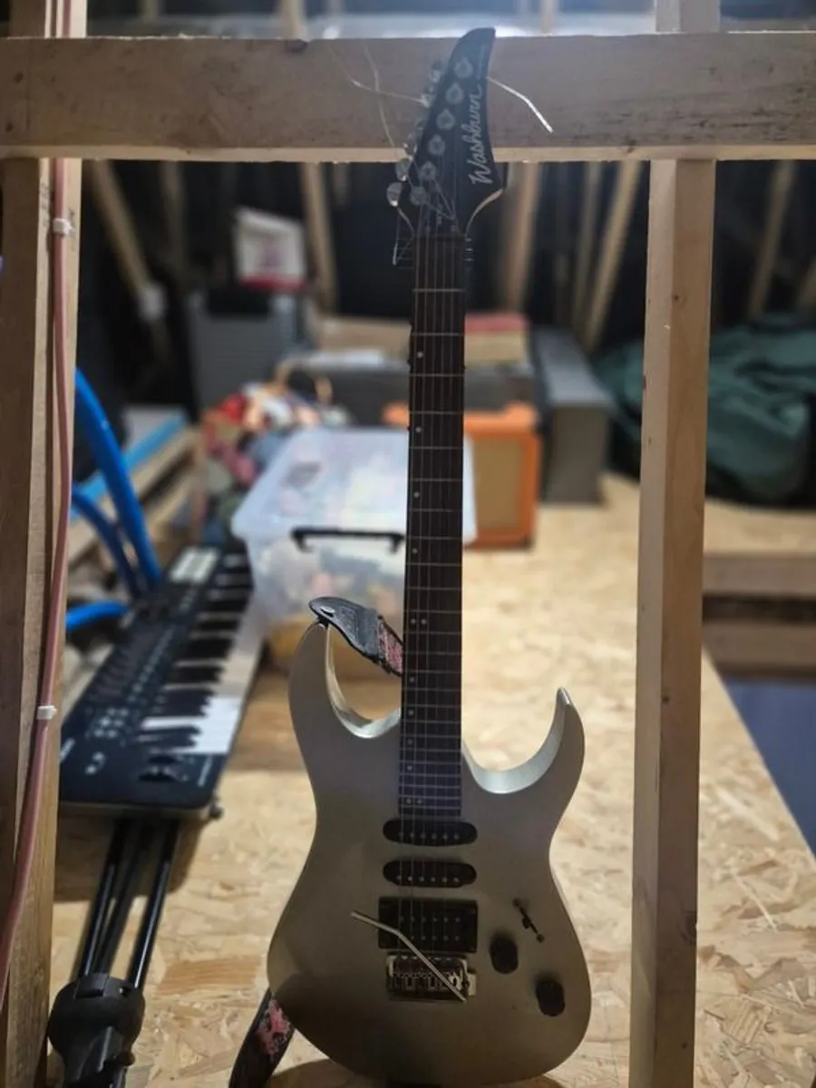 Electric Guitar - Image 3