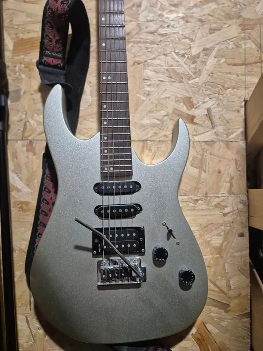 Electric Guitar - Image 1