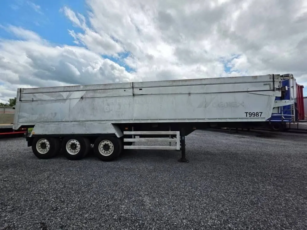 2016 Weightlifter Insulated Tar Tipping Trailer - Image 3
