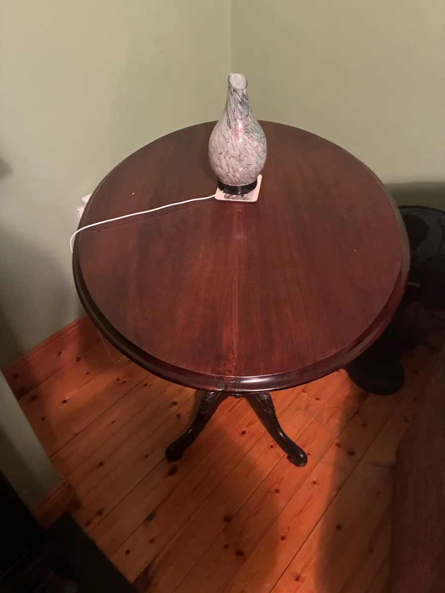 Dresser and table - Image 2