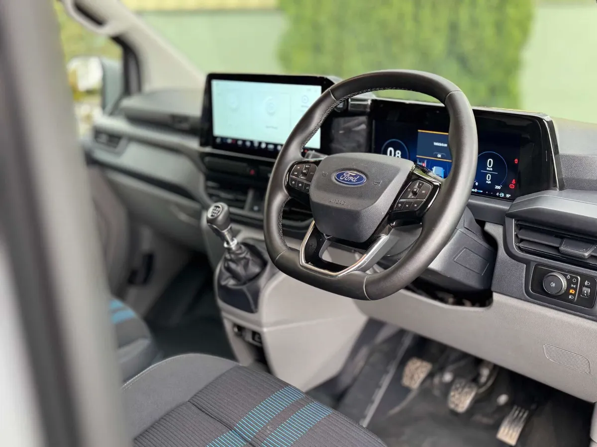 Ford Transit Custom 2025, LOW VRT, 1 OWNER - Image 3