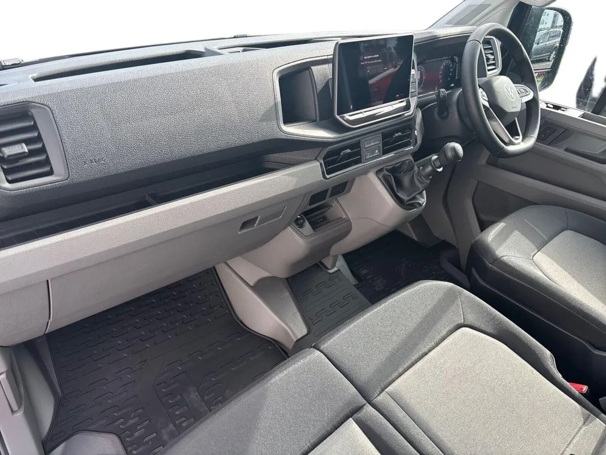 Volkswagen Crafter 2.0 TDI 140BHP MWB Highline (Pr - Image 2