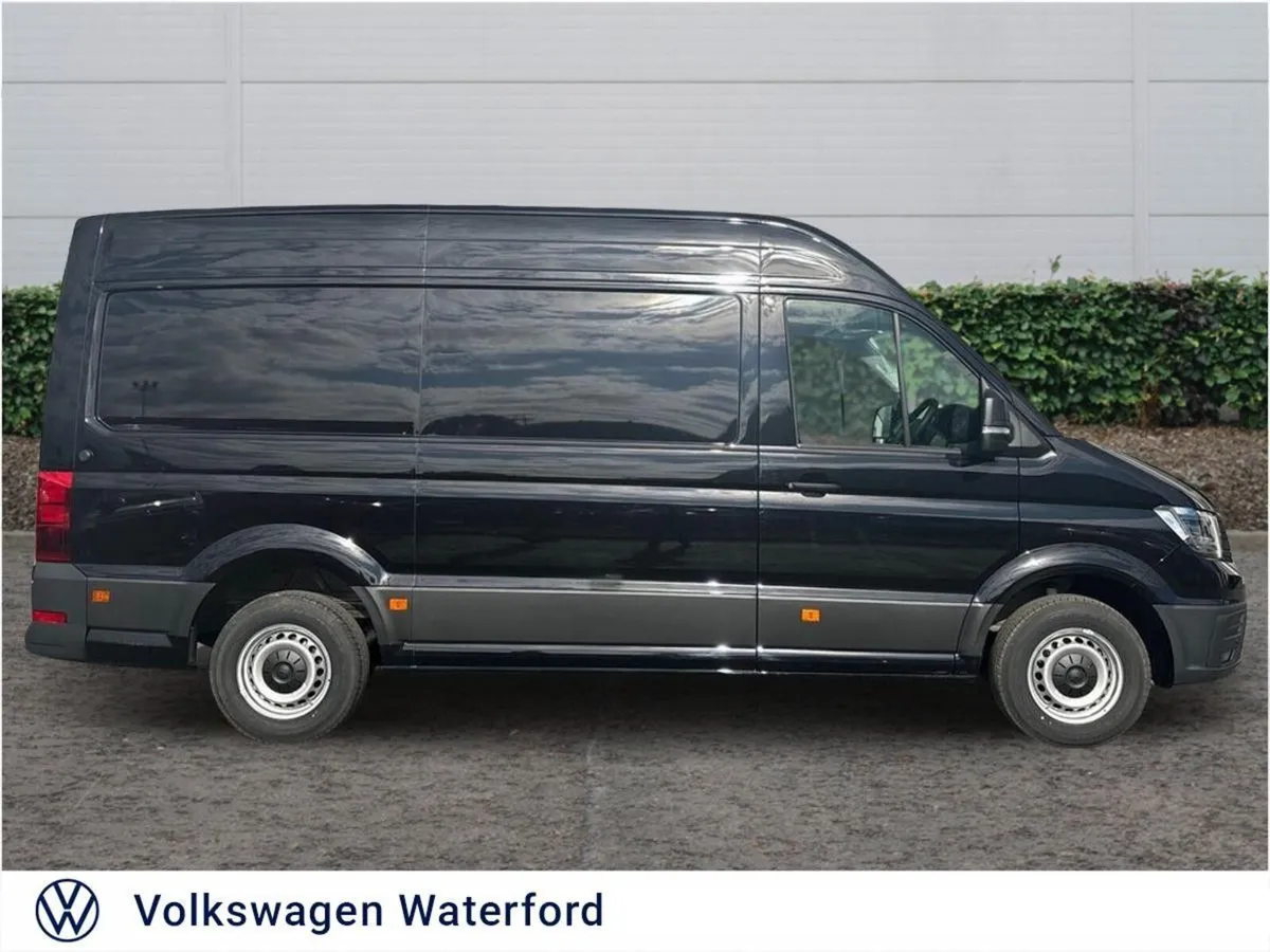 Volkswagen Crafter 2.0 TDI 140BHP MWB Highline (Pr - Image 4