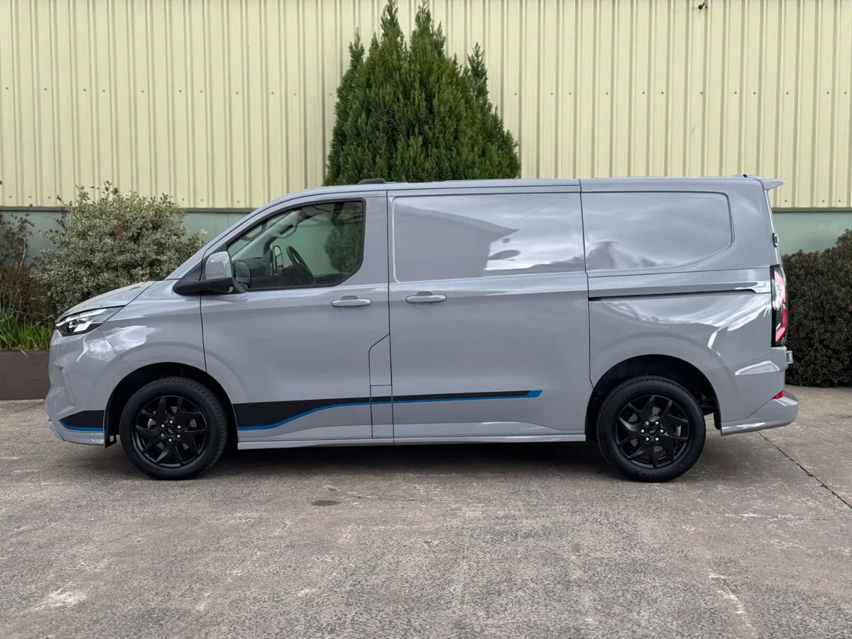 Ford Transit Custom 2025, LOW VRT, 1 OWNER - Image 4