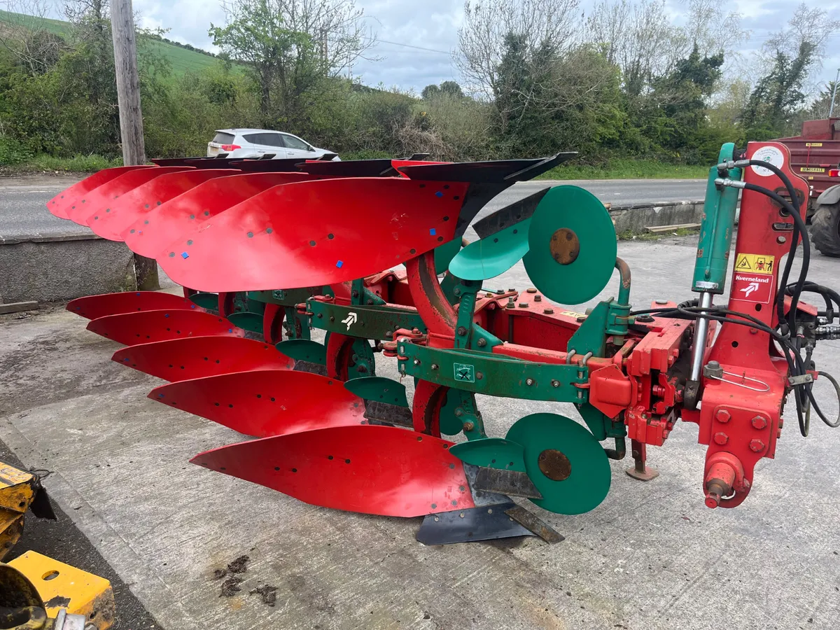 Used Kverneland 5F ES 85/200 Reversible Plough - Image 2