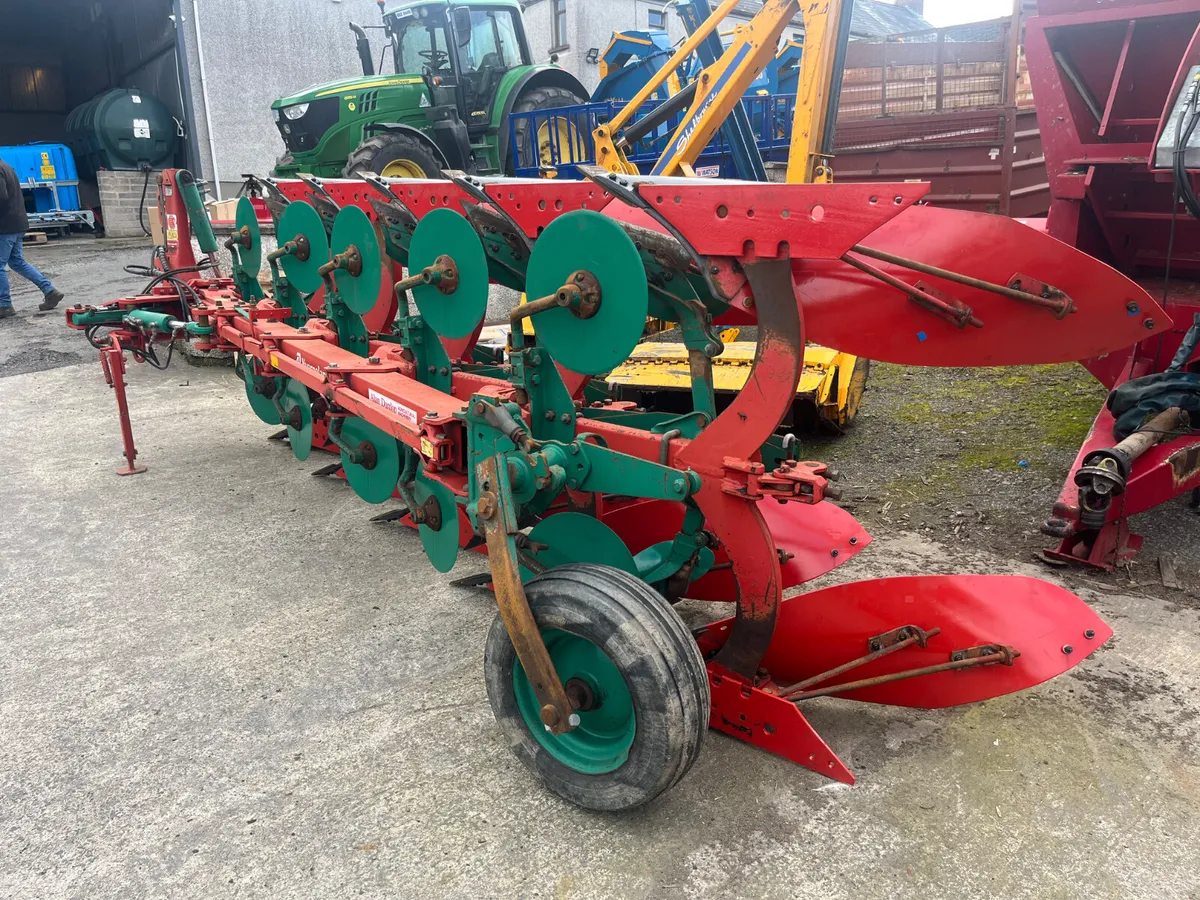 Used Kverneland 5F ES 85/200 Reversible Plough - Image 4