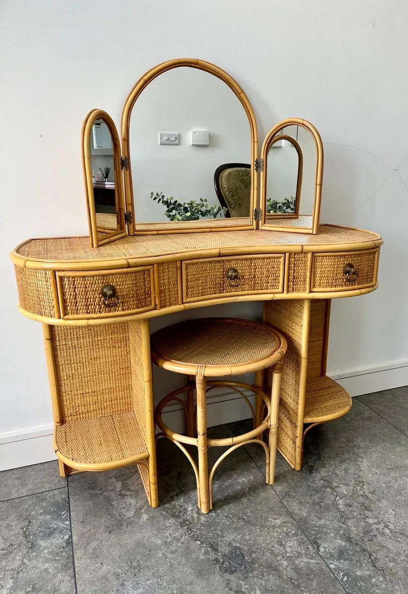 Cane / wicker bedroom furniture - Image 1