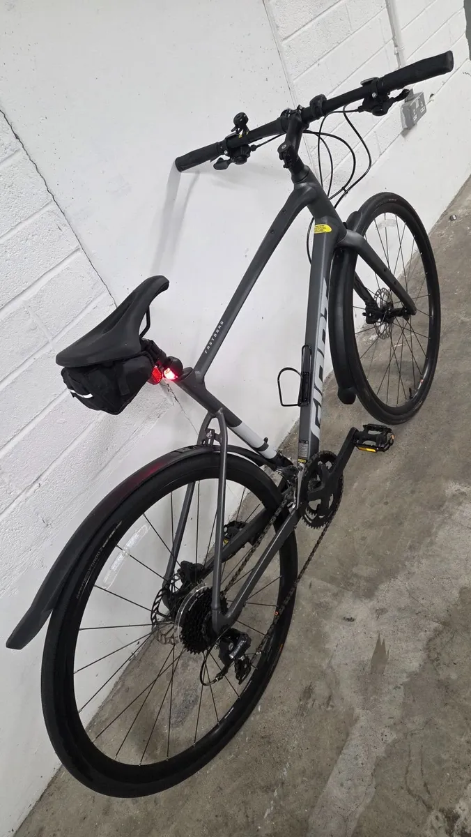 Giant Fastroad SL hybrid bike - Image 4