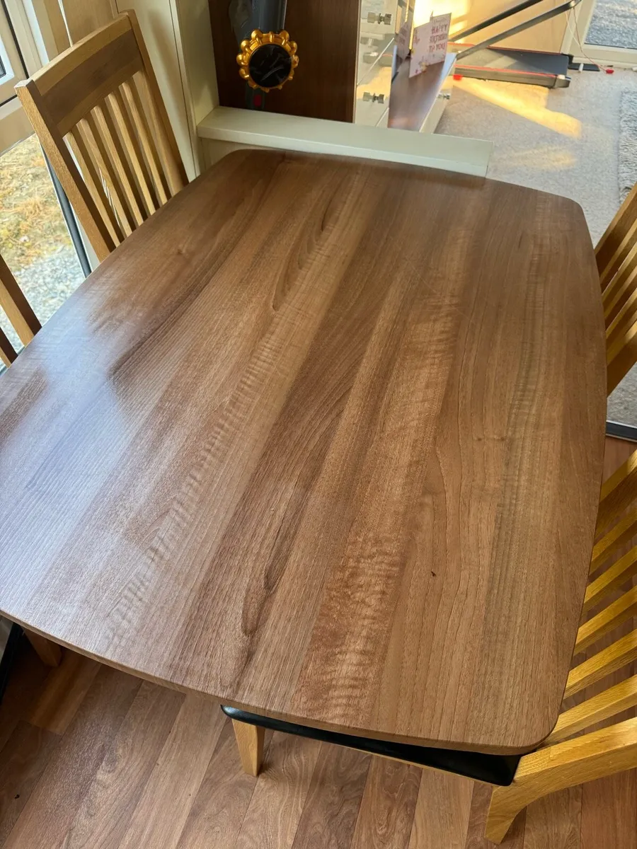 Dining table set - Image 1