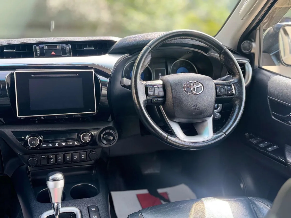 Toyota Hilux 2018, 1 Owner, Full Toyota History - Image 3