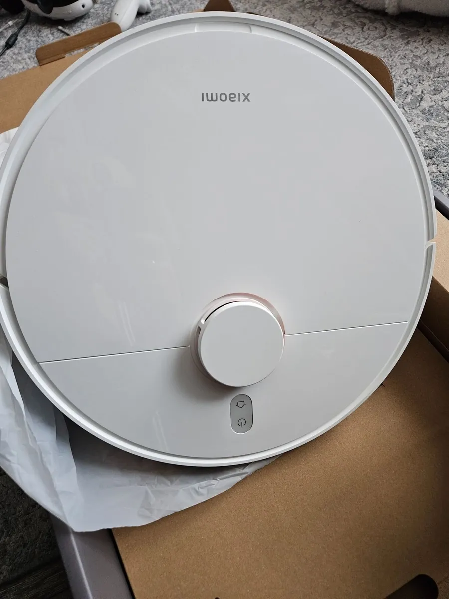 Robot vacum cleaner - Image 1