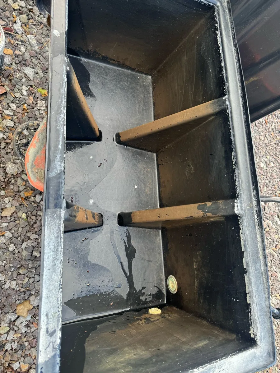 Free Cold Water Storage Tanks x 5 - animal trough - Image 2