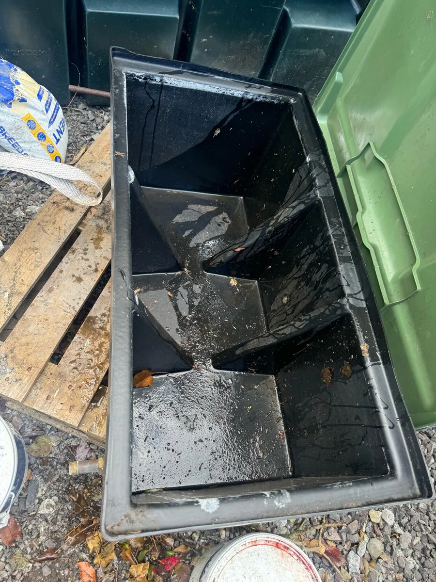 Free Cold Water Storage Tanks x 5 - animal trough - Image 3