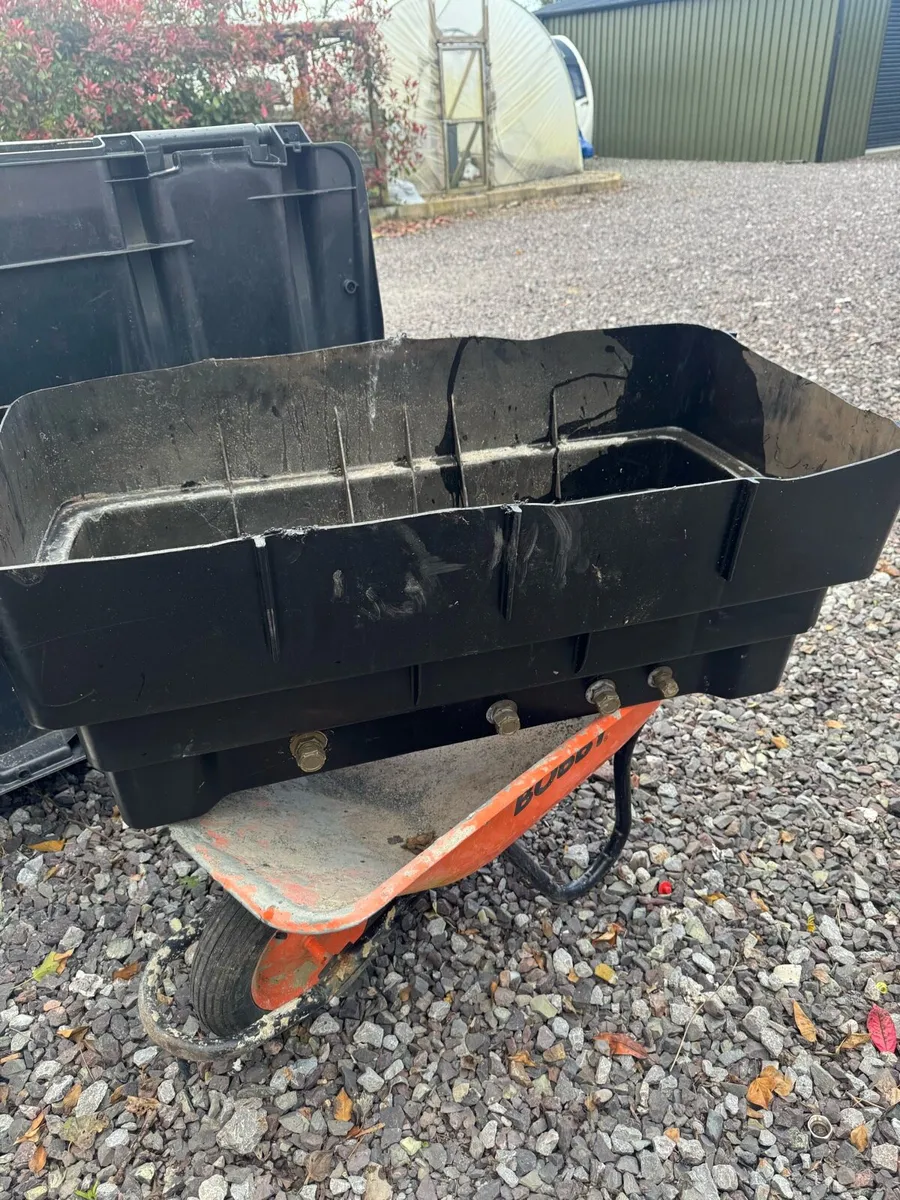 Free Cold Water Storage Tanks x 5 - animal trough - Image 4