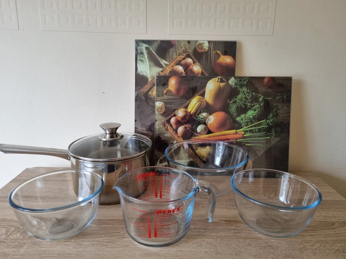 Kitchen items - pot saucepan pyrex bowl - Image 1