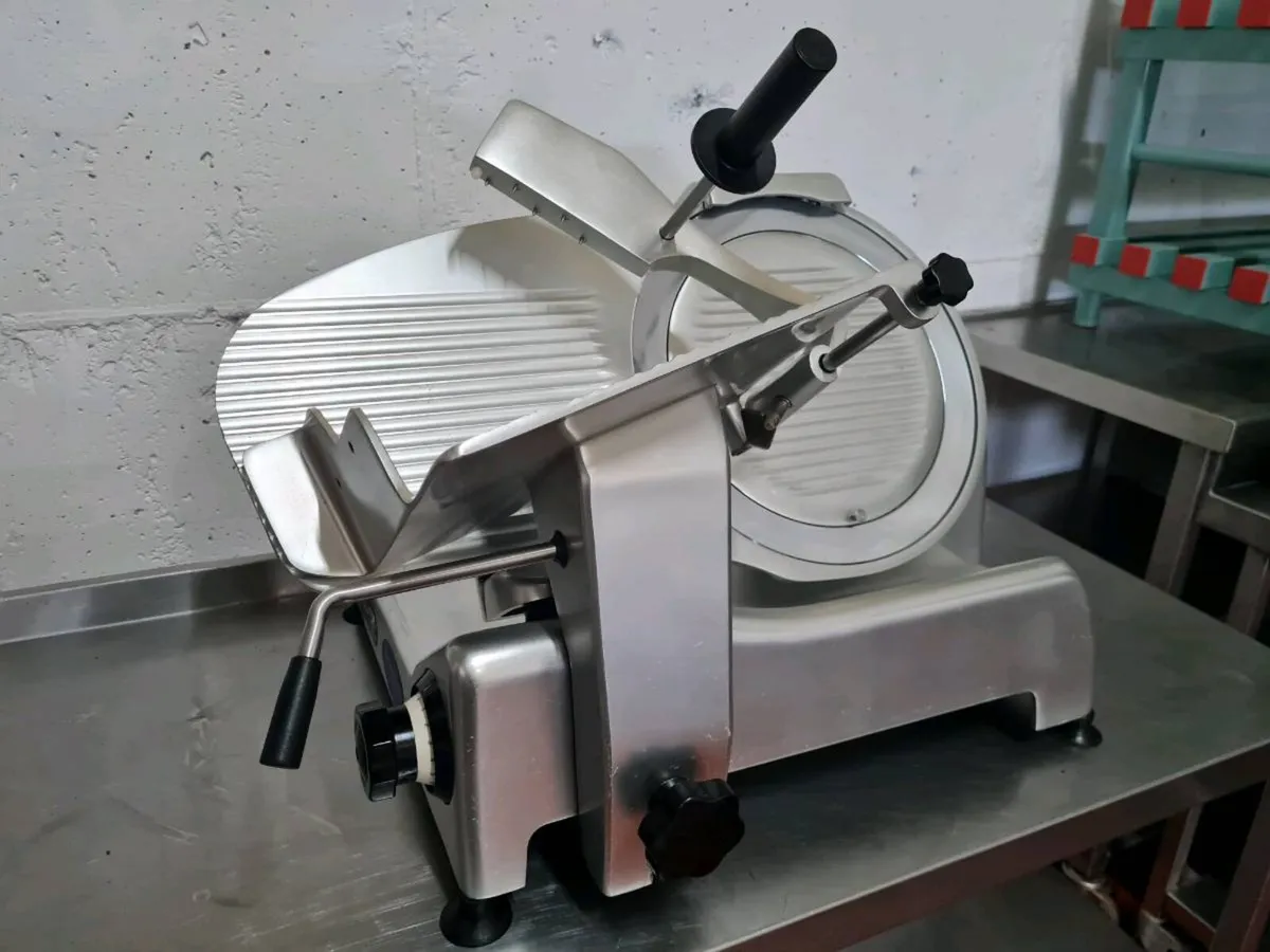 Boston MAX370 Meat Slicer - Image 1
