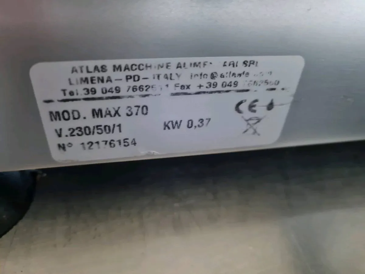 Boston MAX370 Meat Slicer - Image 4