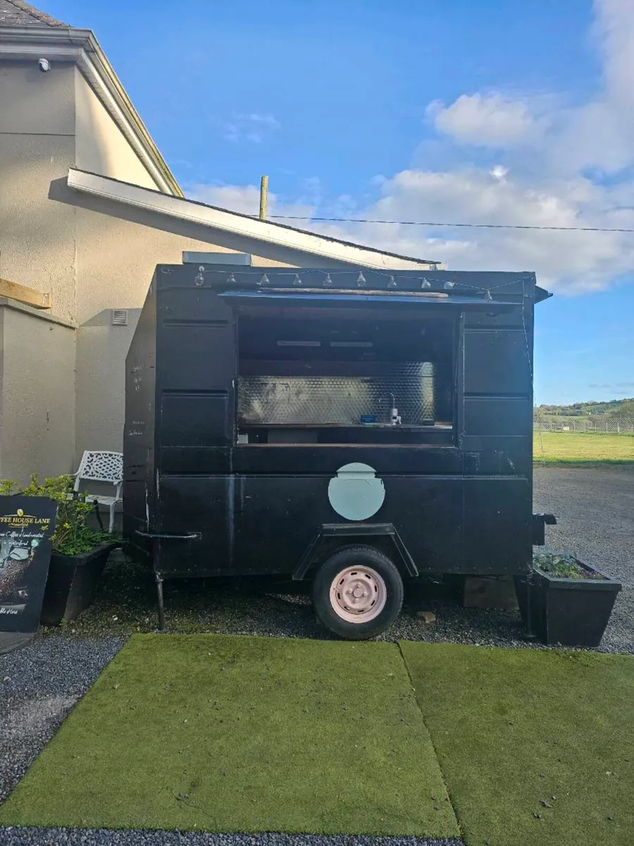 Catering horse box - Image 1