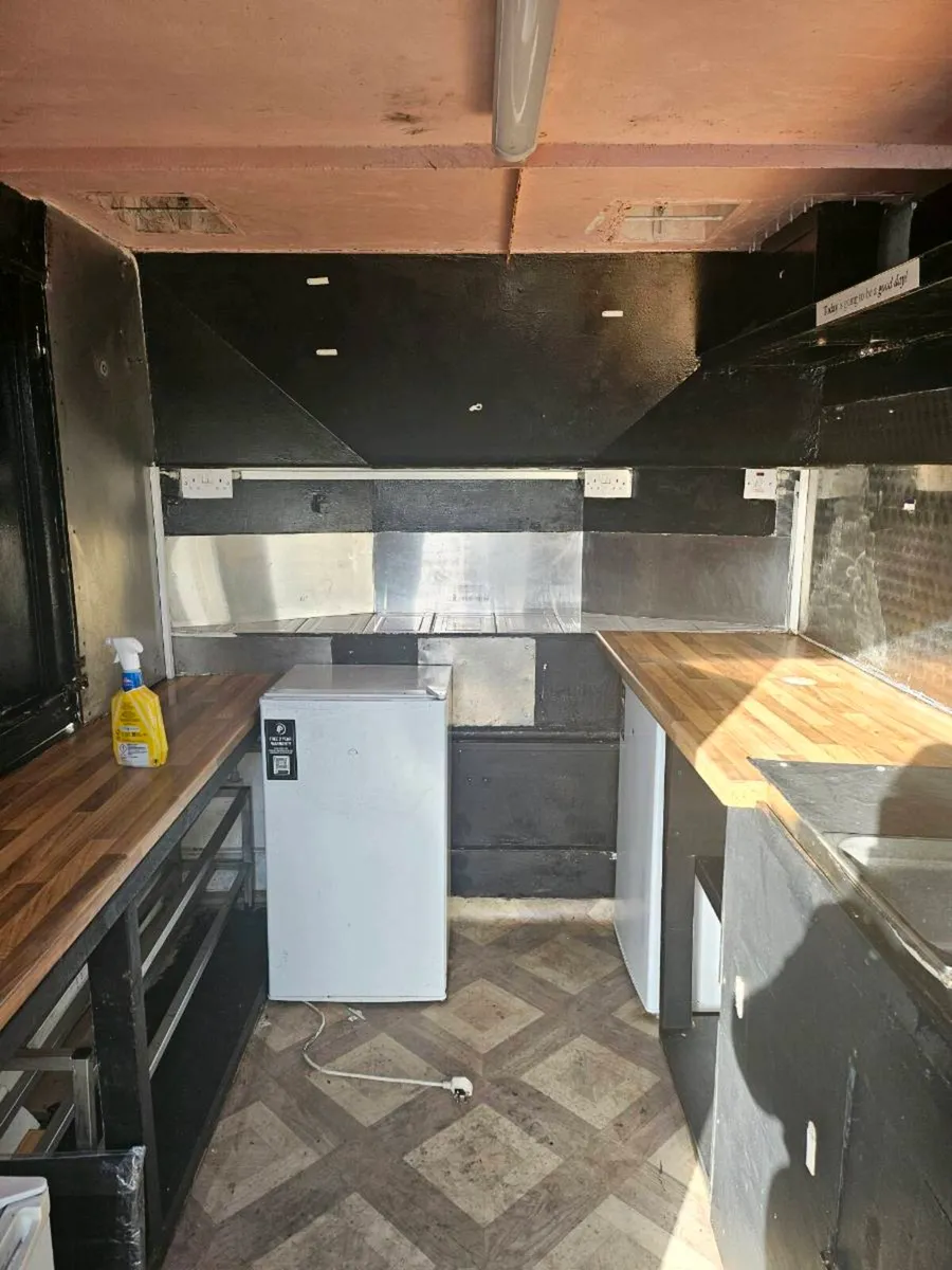 Catering horse box - Image 3