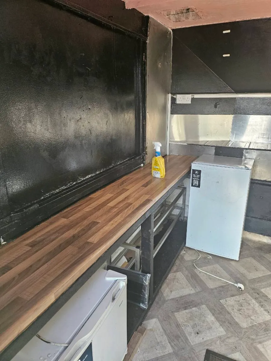 Catering horse box - Image 4