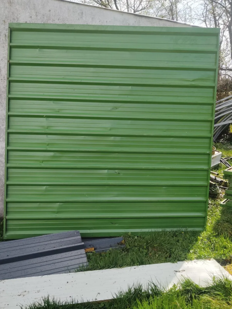 100 Site Panel Sections **Online Auction** - Image 1