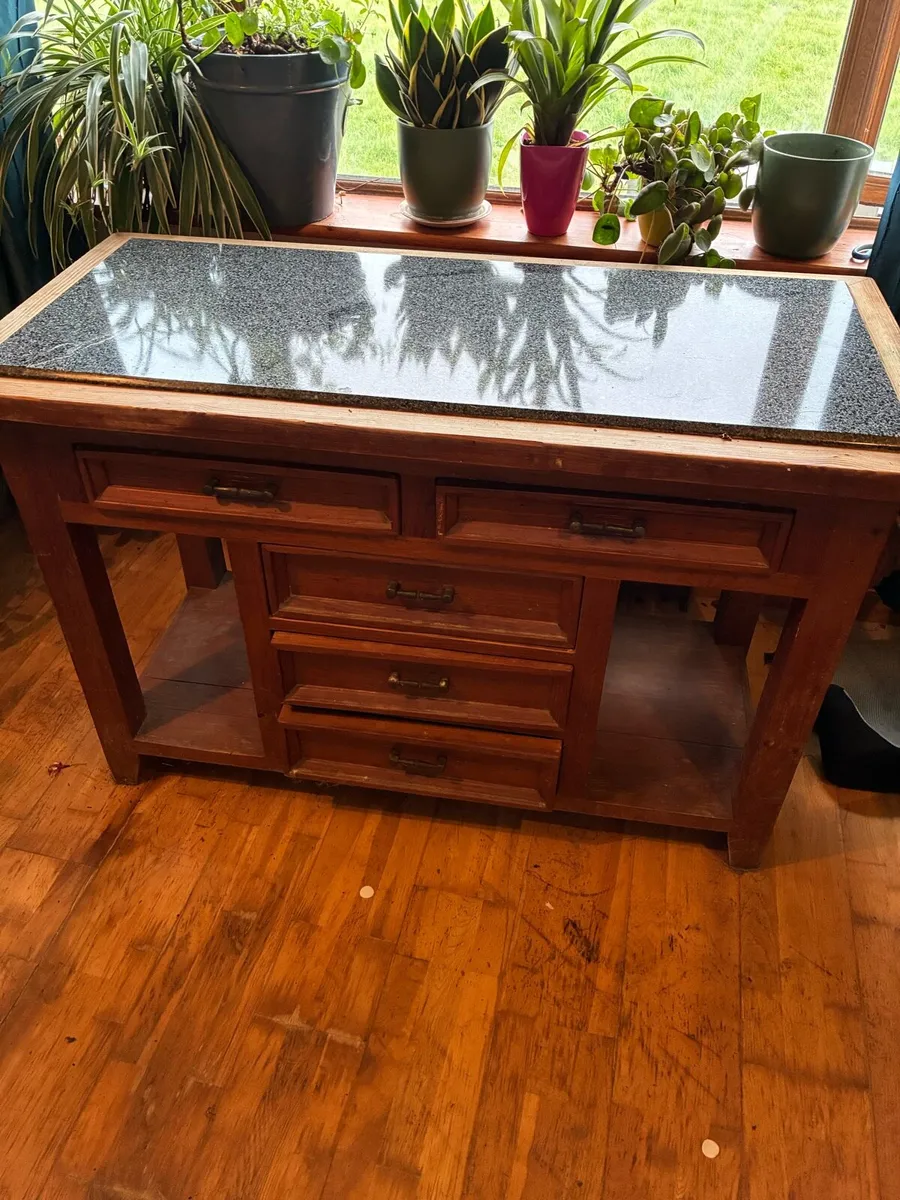Kitchen island unit - Image 1