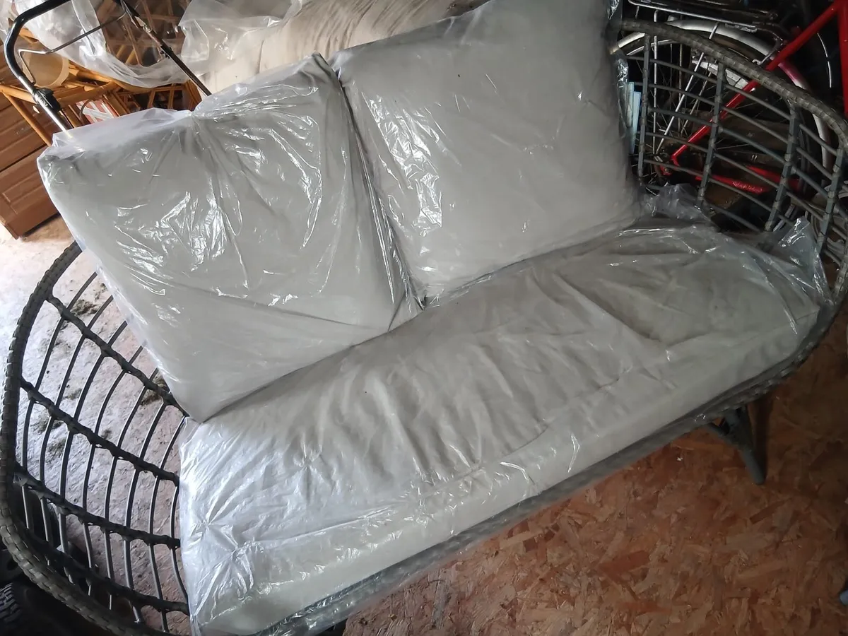 Garden seats and lounger - Image 2