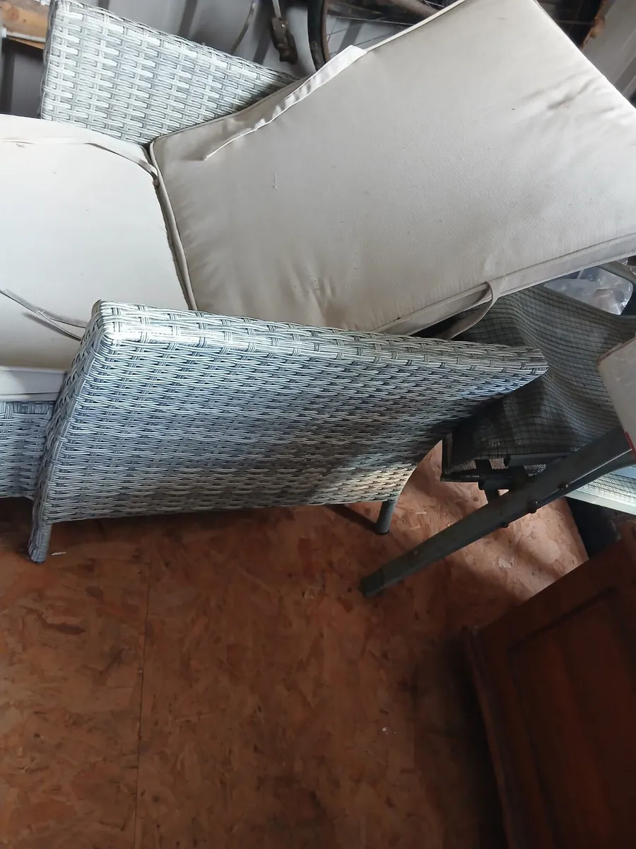 Garden seats and lounger - Image 4