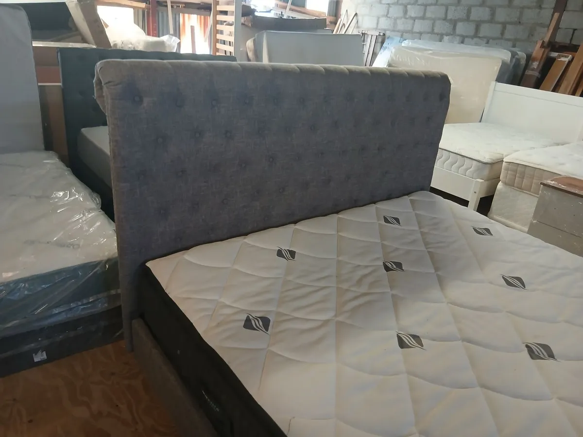 Bed & mattresses - Image 3