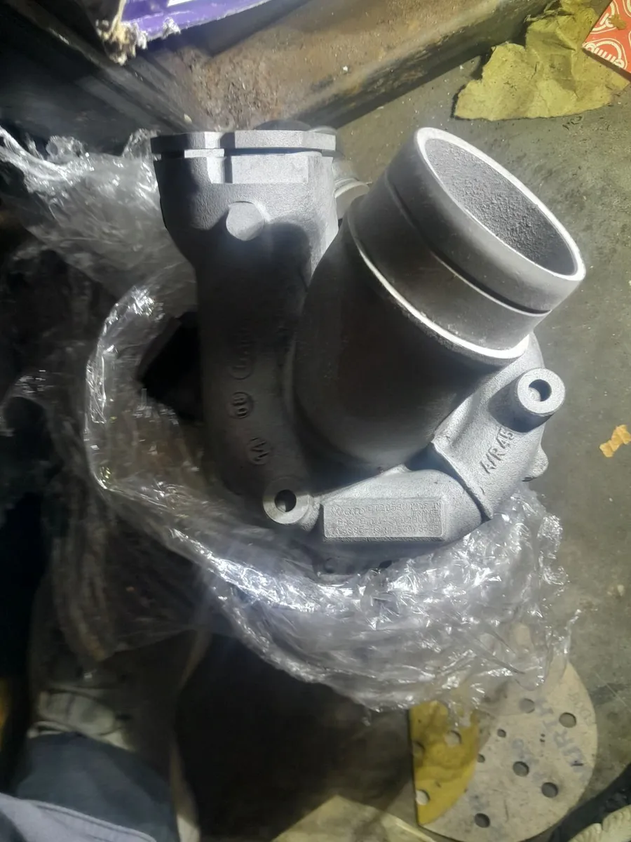 Volkswagen Touareg 2008 2.5 tdi parts - Image 3