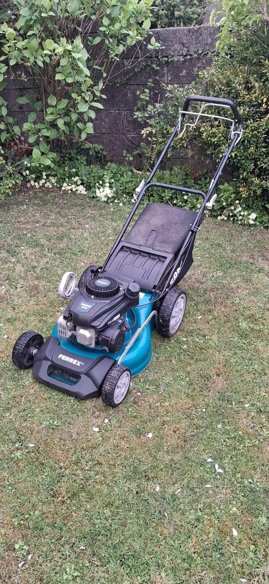 Petrol lawnmomer - Image 3