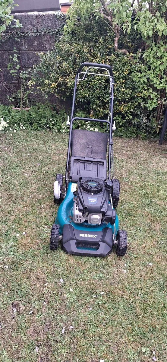 Petrol lawnmomer - Image 4