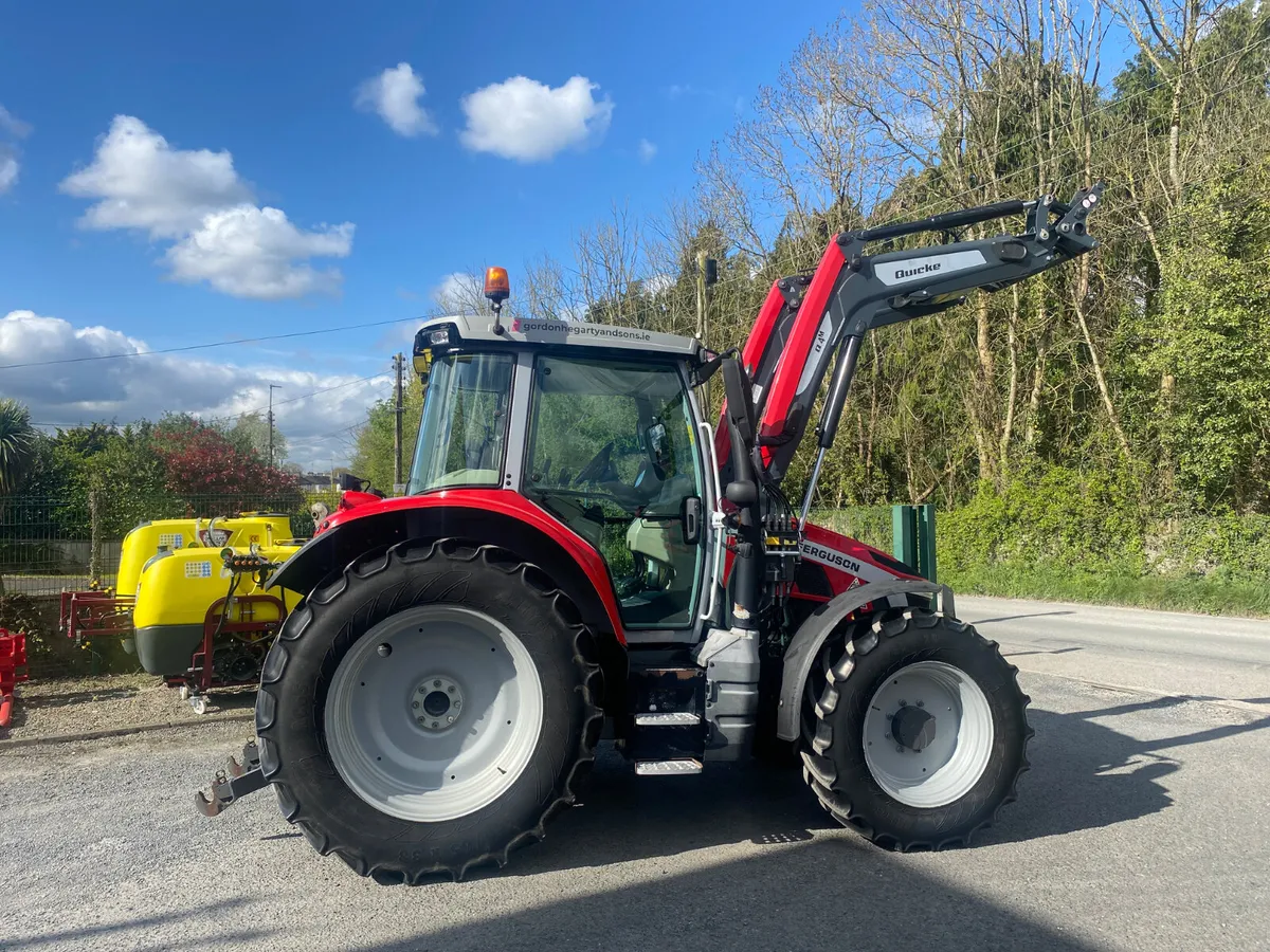 Massey Ferguson - Image 1