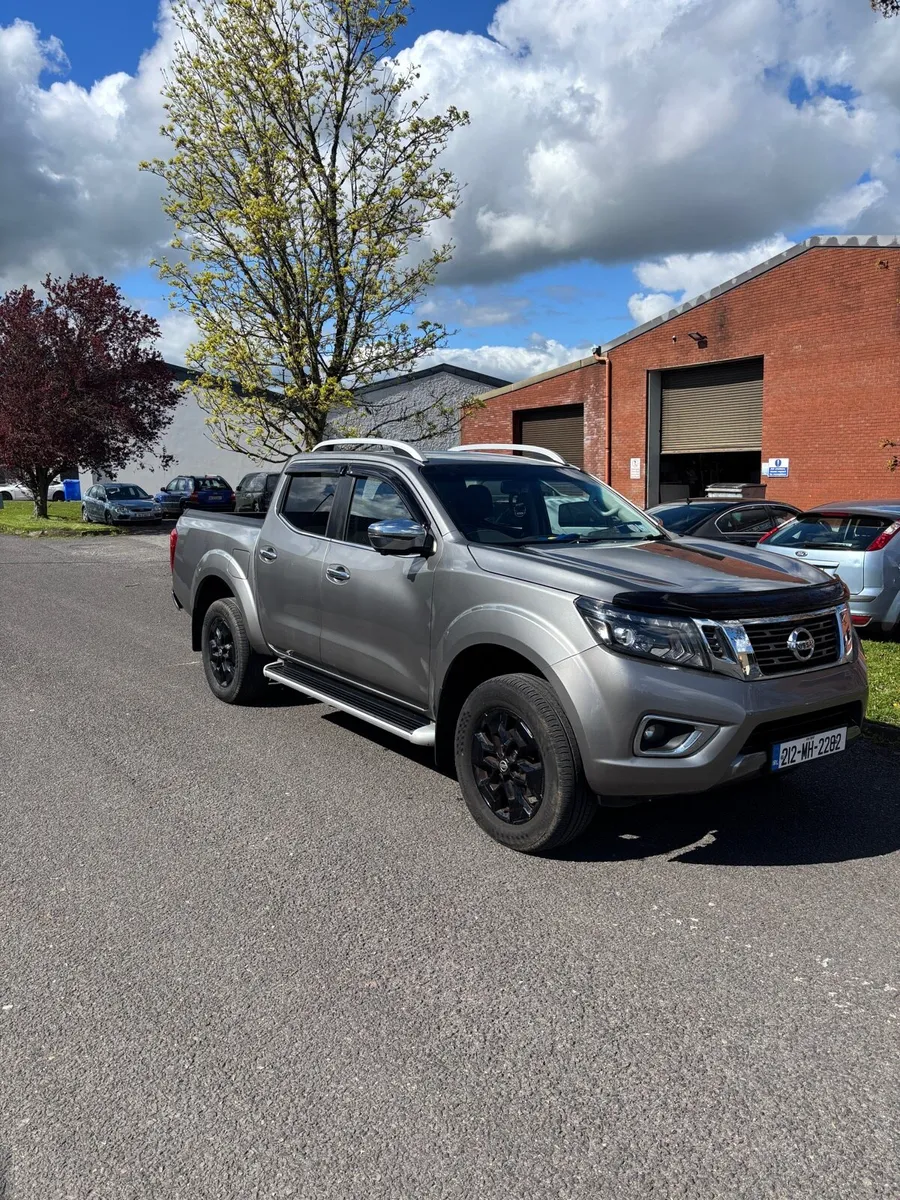 212 Nissan Navara Auto 4x4 *No Vat* - Image 1