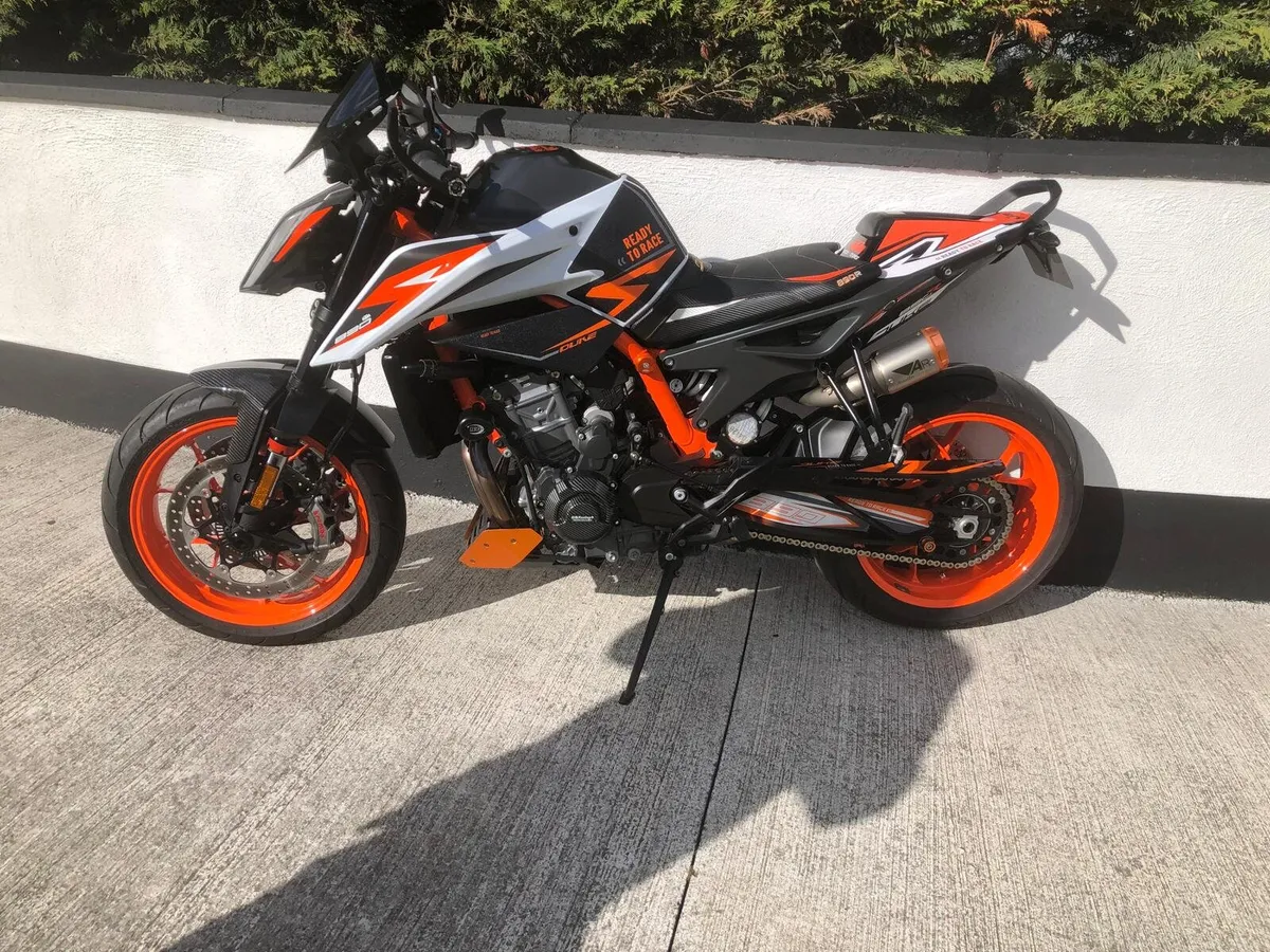 KTM Superduke  890 R MODEL - Image 3