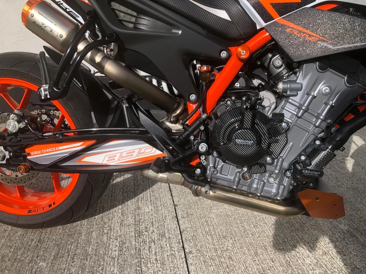 KTM Superduke  890 R MODEL - Image 4
