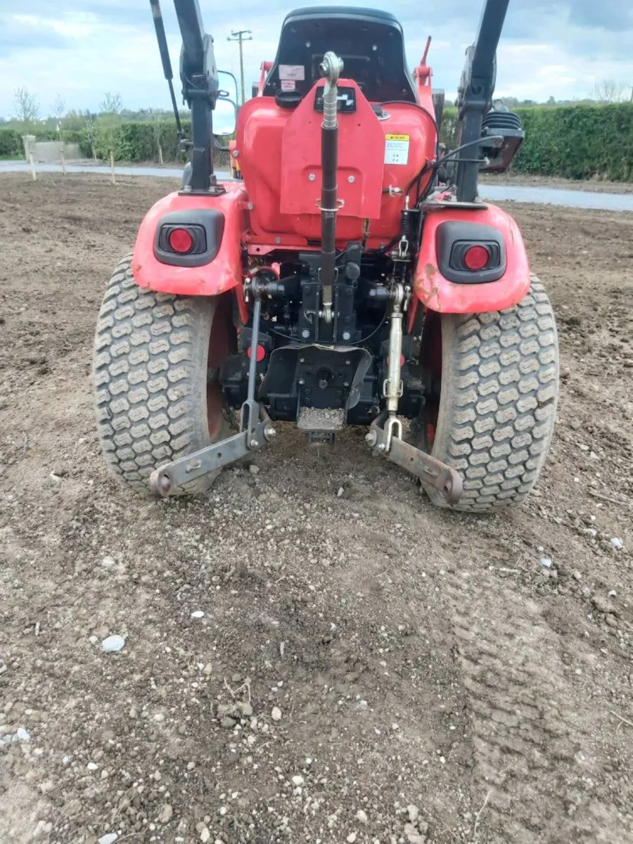 Compact tractor - Image 3