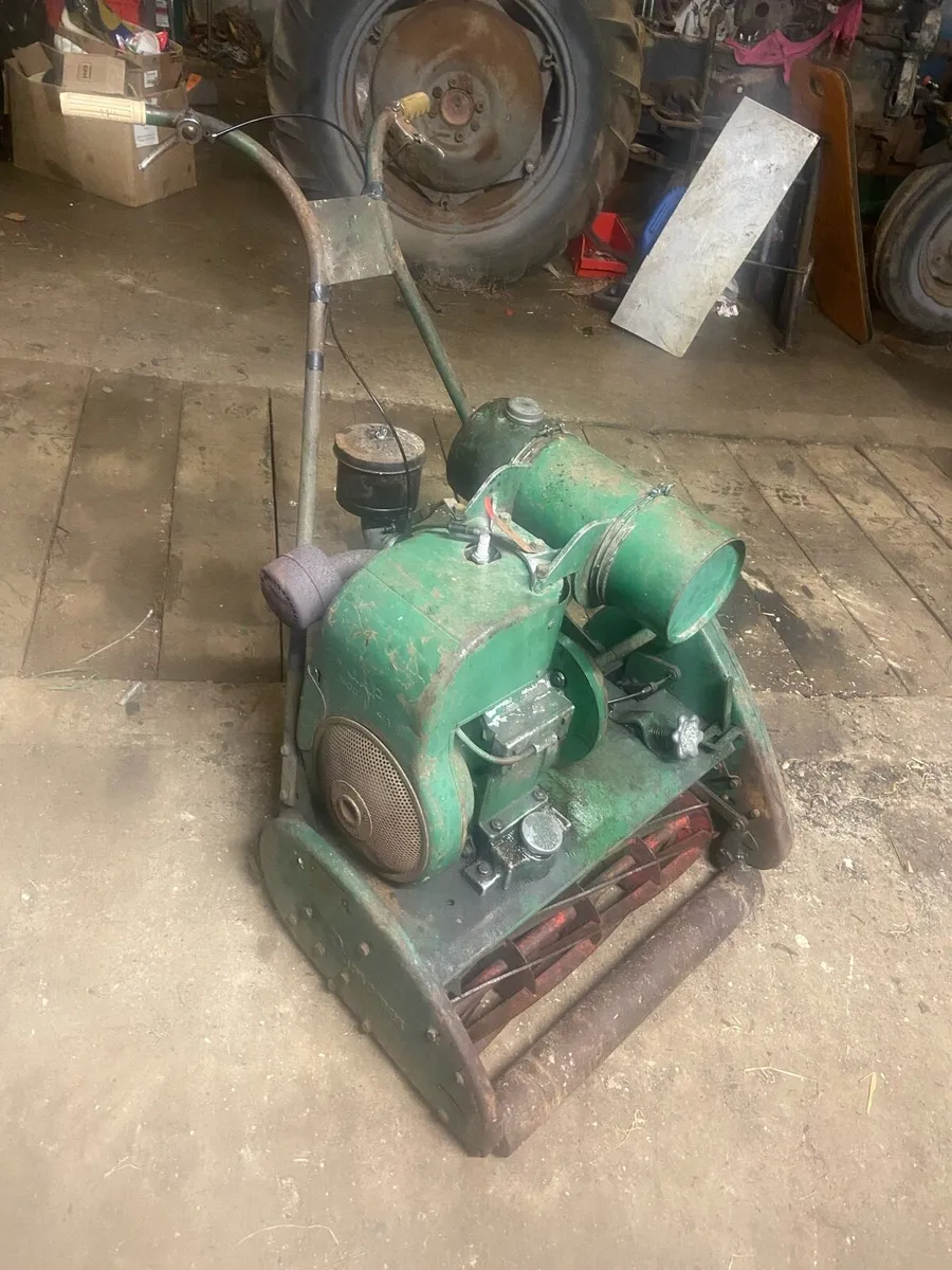 Vintage cylinder mower - Image 1