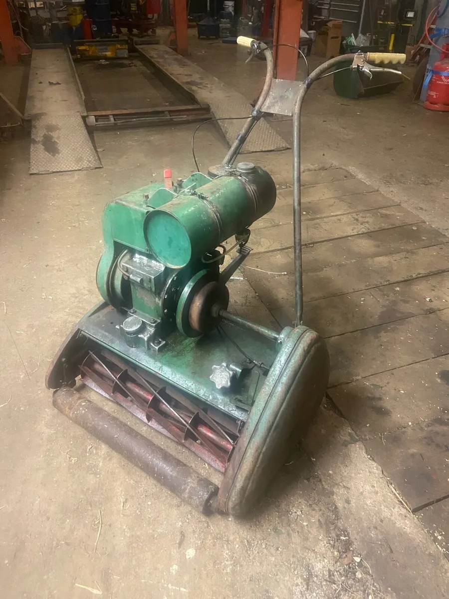 Vintage cylinder mower - Image 2