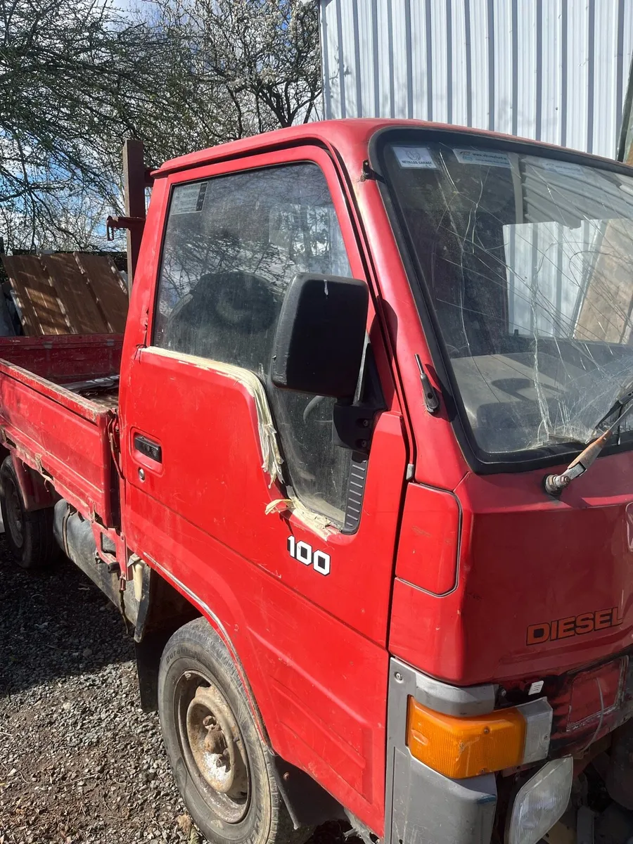 Toyota dinah - Image 1