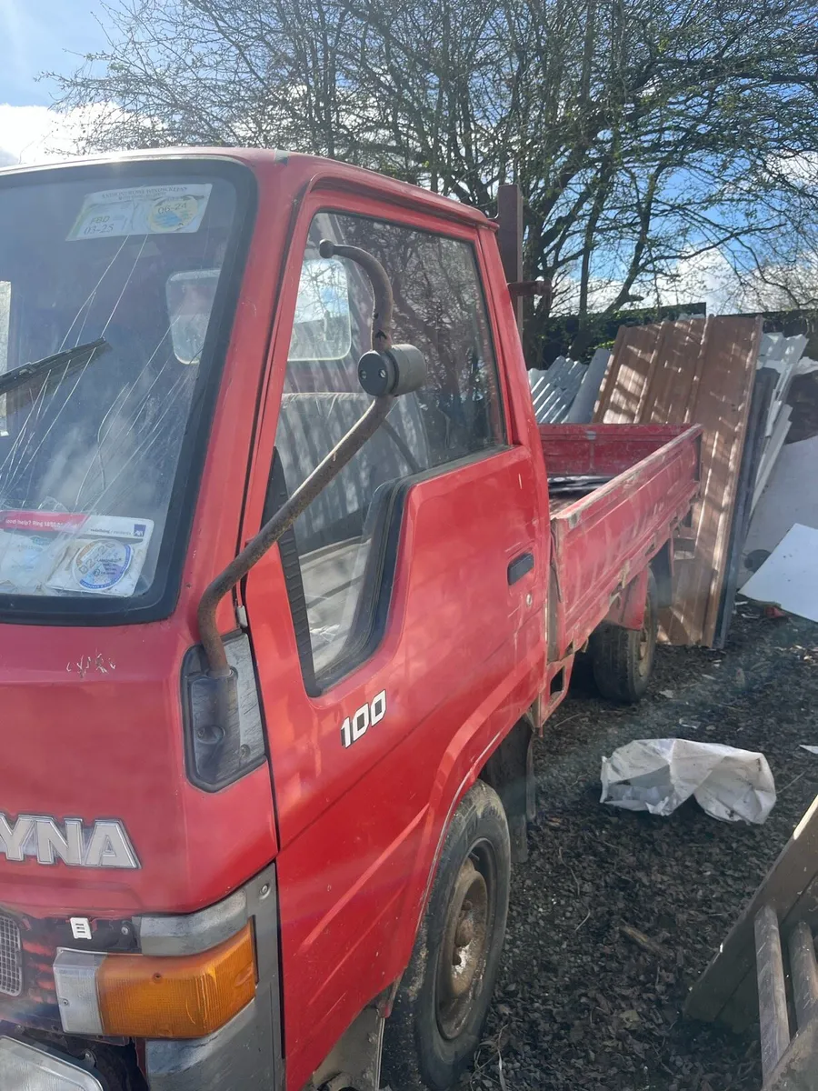 Toyota dinah - Image 2