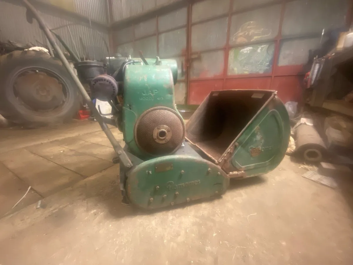 Vintage cylinder mower - Image 4