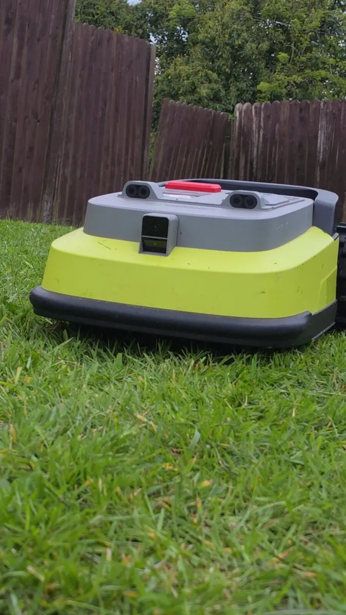 Robotic Lawn Mower M10 GPS  No Wires Ai new - Image 1
